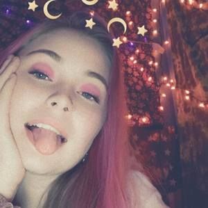 Meet your Posher, Kaya